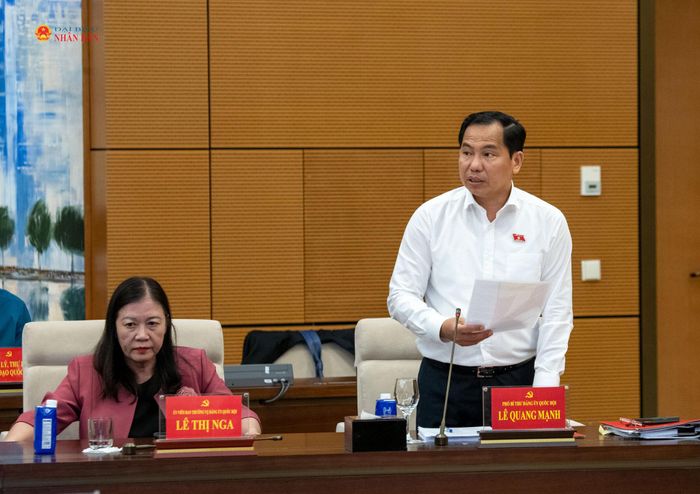 Phó Bí thư Đảng ủy Quốc hội, Tổng thư ký, Chủ nhiệm Văn phòng Quốc hội Lê Quang Mạnh phát biểu. Ảnh: Media Quốc hội.