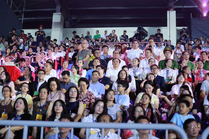 Phát biểu khai mạc, ông Nguyễn Tuấn Anh, Chủ tịch UBND tỉnh Lào Cai cho biết: Lễ hội năm nay gắn với kỷ niệm 5 năm Nghệ thuật Xòe Thái được UNESCO công nhận, ghi danh vào Danh sách Di sản văn hóa phi vật thể đại diện của nhân loại; đồng thời mở ra chuỗi hoạt động gắn kết Ngày Văn hóa Việt Nam với Ngày hội Đại đoàn kết toàn dân tộc trên địa bàn tỉnh.