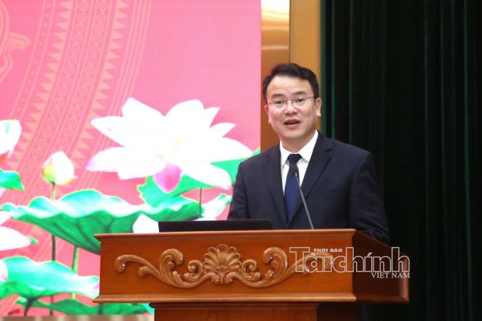 Đồng chí Trần Quốc Phương, Ủy viên Ban Thường vụ, Trưởng ban Tuyên giáo và Dân vận Đảng ủy, Thứ trưởng Bộ Tài chính phát biểu bế mạc hội nghị. Ảnh: Đức Minh