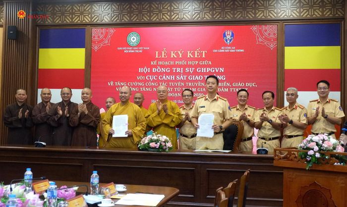 Hội đồng Trị sự Giáo hội Phật giáo Việt Nam và Cục Cảnh sát giao thông ký kết Chương trình phối hợp giai đoạn 2026 - 2030