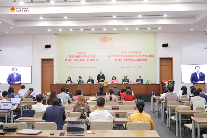 Toàn cảnh buổi họp báo