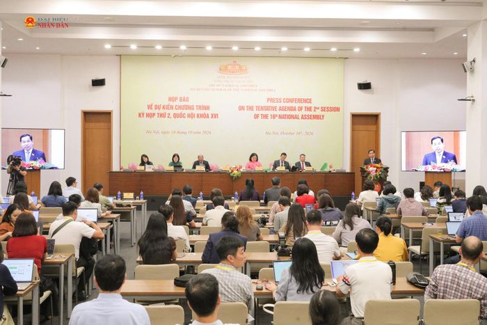 Tổng Thư ký Quốc hội, Chủ nhiệm Văn phòng Quốc hội Lê Quang Mạnh phát biểu tại họp báo