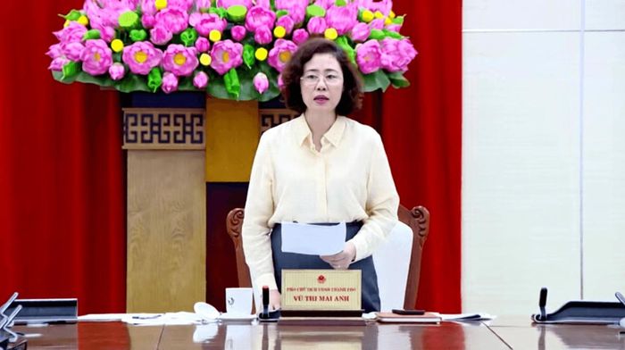 Phó Chủ tịch UBND thành phố Quảng Ninh Vũ Thị Mai Anh tham luận tại Hội nghị trực tuyến. Ảnh: Q.M.G