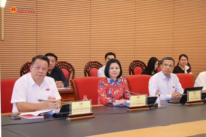 Các đại biểu tham dự phiên họp. Ảnh: Đắc Trường
