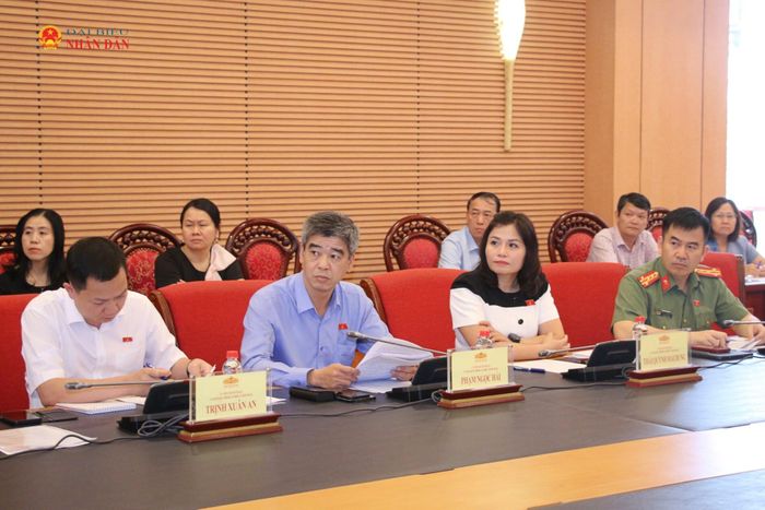 Các đại biểu tham dự phiên họp. Ảnh: Đắc Trường