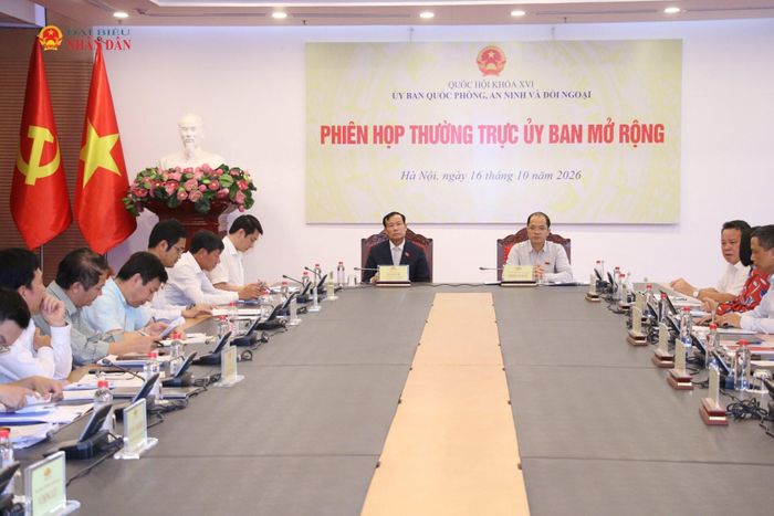 Toàn cảnh phiên họp. Ảnh: Đắc Trường