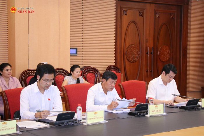 Các đại biểu tham dự phiên họp. Ảnh: Đắc Trường