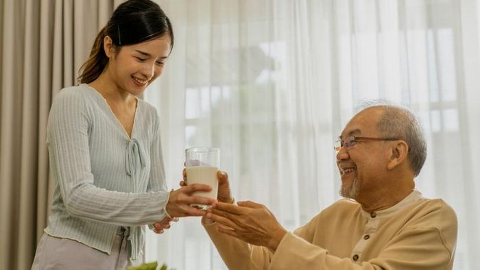 Bổ sung sữa hợp lý giúp duy trì chế độ dinh dưỡng cân đối