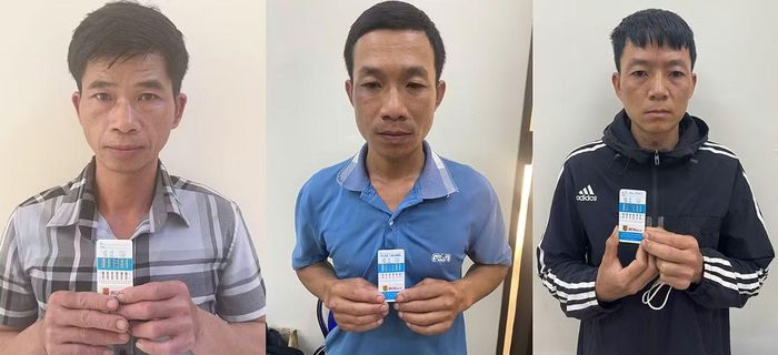 Các đối tượng Lò Văn Thắng, Lò Văn Phấn và Lò Văn Đoan tại cơ quan Công an.