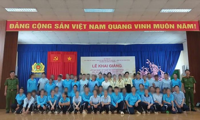 Lễ khai giảng khóa đào tạo sơ cấp nghề cho học viên Cơ sở Cai nghiện ma túy số 6.