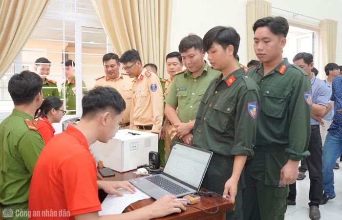Các khâu tiếp nhận, sàng lọc, kiểm tra sức khỏe được thực hiện đúng quy trình, đảm bảo sức khỏe người tham gia hiến máu.