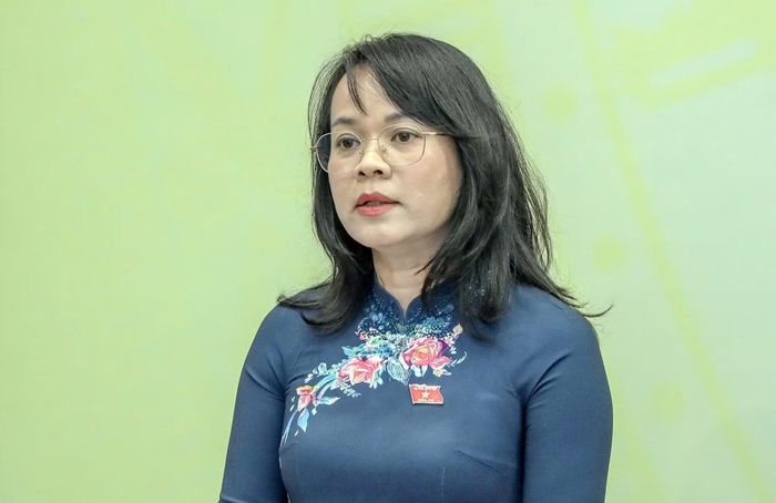 Ủy viên là ĐBQH hoạt động chuyên trách tại Ủy ban Kinh tế và Tài chính Phạm Thị Hồng Yến trả lời tại họp báo.