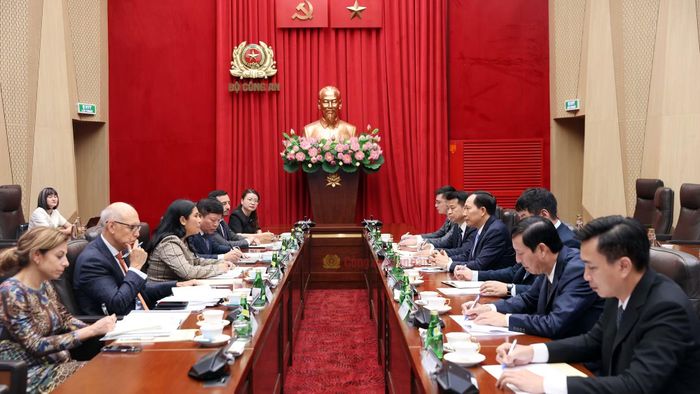 Hai bên trao đổi về phương hướng hợp tác thời gian tới.
