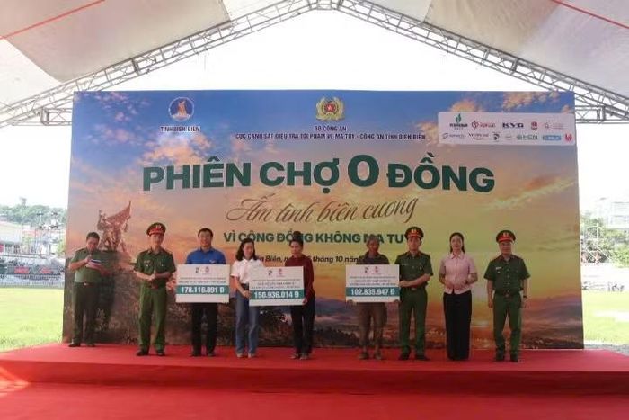 Những hoạt động ý nghĩa trong chương trình “Phiên chợ 0 đồng – Ấm tình biên cương”.