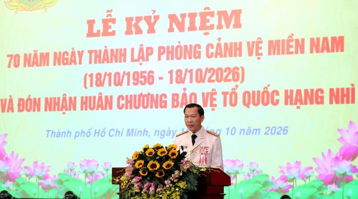Thượng tá Vũ Thanh Khương, Bí thư Đảng ủy, Trưởng phòng Cảnh vệ miền Nam phát biểu.