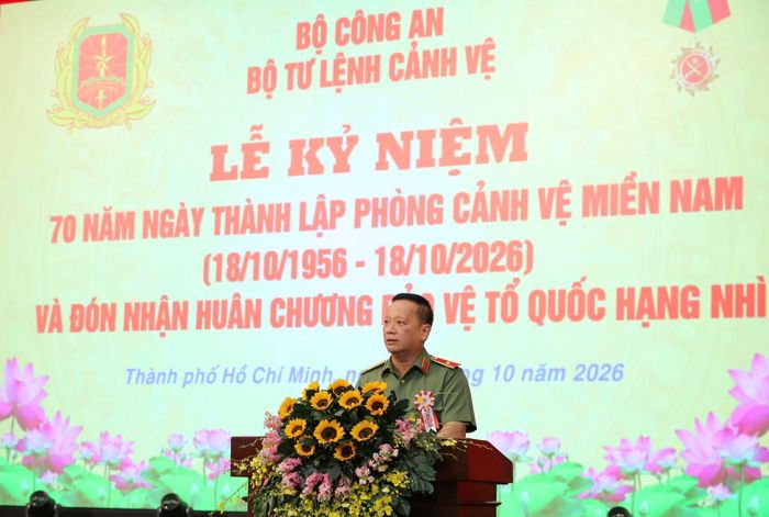 Thiếu tướng Phạm Thanh Hùng, Tư lệnh Bộ Tư lệnh Cảnh vệ phát biểu tại buổi lễ.