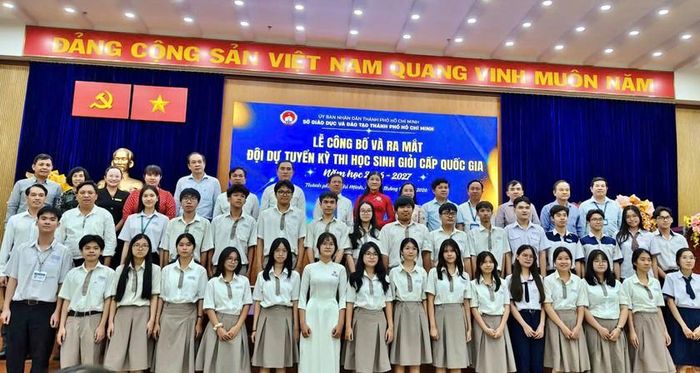 Ra mắt Đội dự tuyển học sinh giỏi quốc gia môn Địa lý.