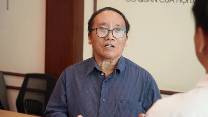 Nhà thơ Trần Đăng Khoa mong muốn những sân chơi đề cao tiếng nói trẻ em, lấy các em làm trung tâm sẽ tiếp tục được duy trì và nhân rộng trong tương lai. (Ảnh: Minh Hằng)