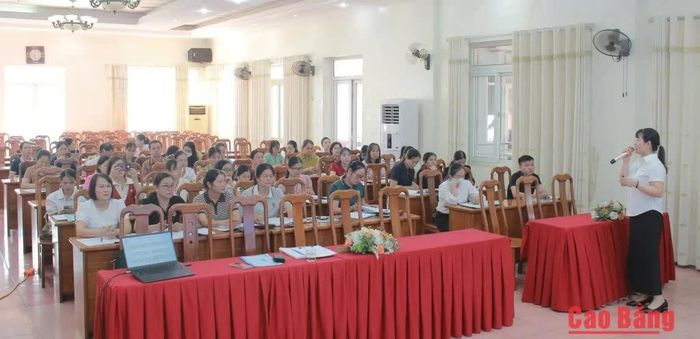 Các đại biểu tham dự lớp tập huấn.