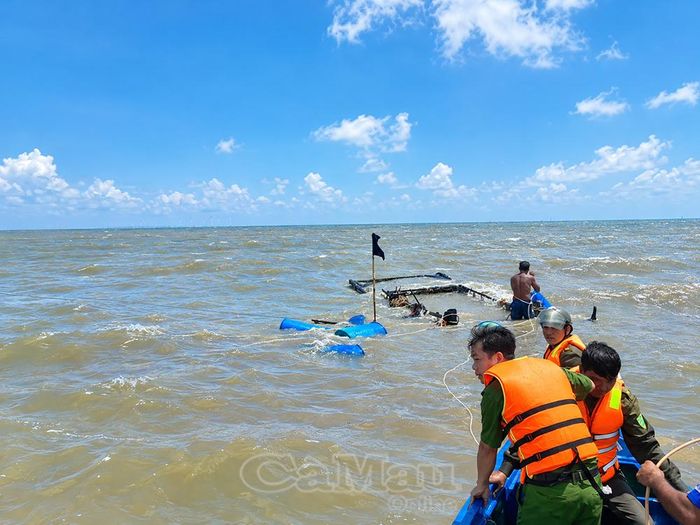 Nhờ sự phối hợp của các lực lượng và người dân, tàu cá cùng ngư cụ đã được trục vớt. Thiệt hại cụ thể về tài sản đang được xác định.