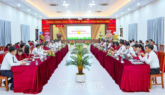 Quang cảnh hội nghị tổng kết công tác thi đua, khen thưởng Cụm thi đua số VI – Toà án nhân dân.