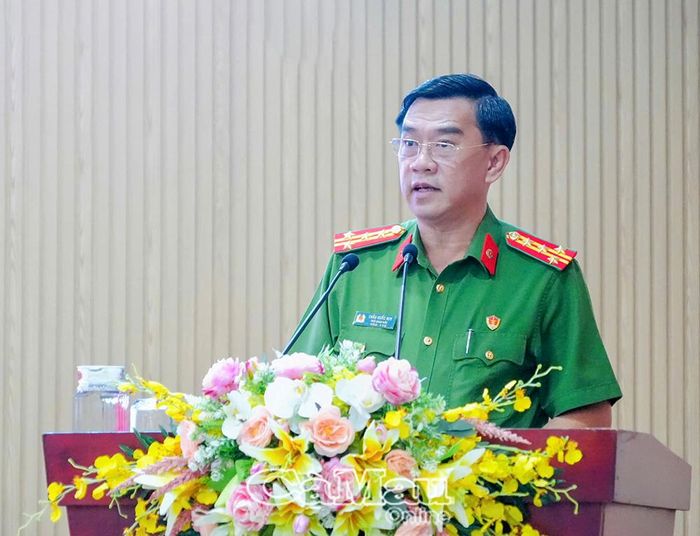 Đại tá Châu Quốc Huy, Phó Giám đốc Công an tỉnh, triển khai Chương trình hành động số 39 của Tỉnh uỷ về Chiến lược An ninh quốc gia và Chương trình hành động số 41 về xây dựng xã hội kỷ cương an toàn, văn minh, hài hòa, phát triển.
