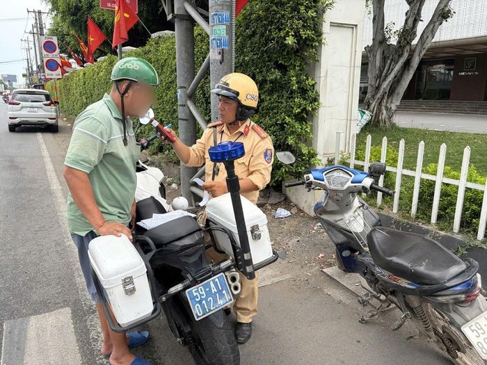 Một trường hợp vi phạm nồng độ cồn vào ban ngày bị CSGT xử lý