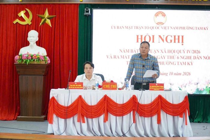 Ông Nguyễn Quyết Thắng, Chủ tịch Ủy ban MTTQ Việt Nam phường Tam Kỳ, phát biểu tại hội nghị ra mắt mô hình “Ngày thứ 6 nghe dân nói”.