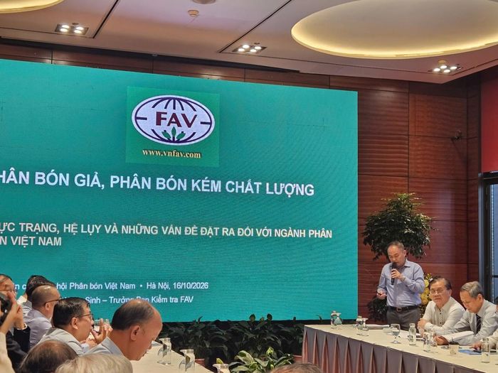 DIễn giả tham luận tại Hội thảo