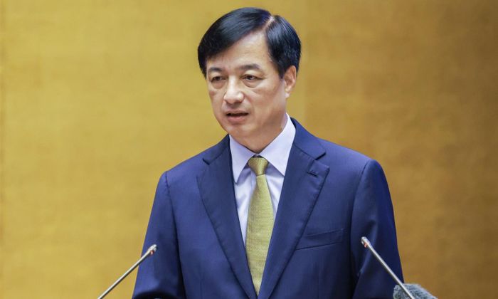 Trưởng Ban Tổ chức Trung ương Nguyễn Duy Ngọc trình bày, quán triệt những nội dung cốt lõi của ba Nghị quyết quan trọng về xây dựng Đảng.