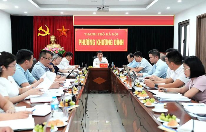 Đoàn kiểm tra, giám sát số 10 của Ban Thường vụ Thành ủy Hà Nội làm việc với Ban Thường vụ Đảng ủy phường Khương Đình. Ảnh: Hoàng Điệp