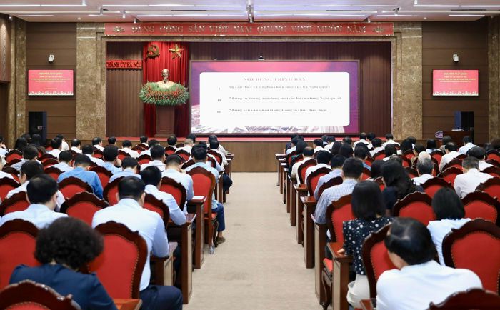 Điểm cầu Thành ủy Hà Nội. Ảnh: Quang Thái