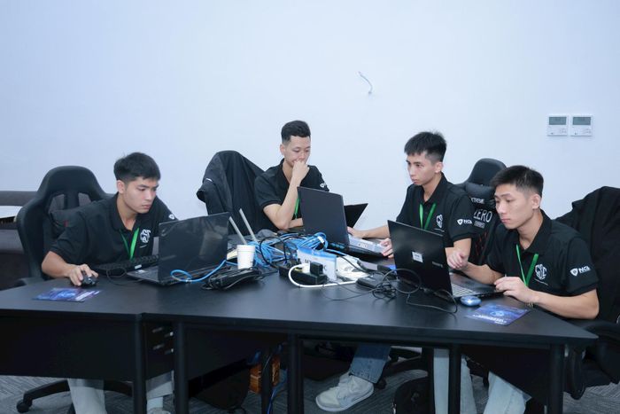 Các đội thi sẵn sàng bước vào vòng chung khảo. Ảnh: T.H