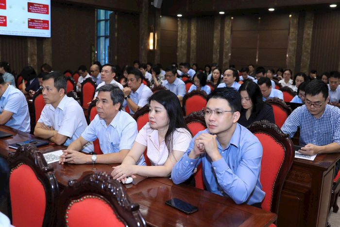 Các đại biểu tham dự hội nghị tại điểm cầu Thành ủy Hà Nội. Ảnh: Quang Thái