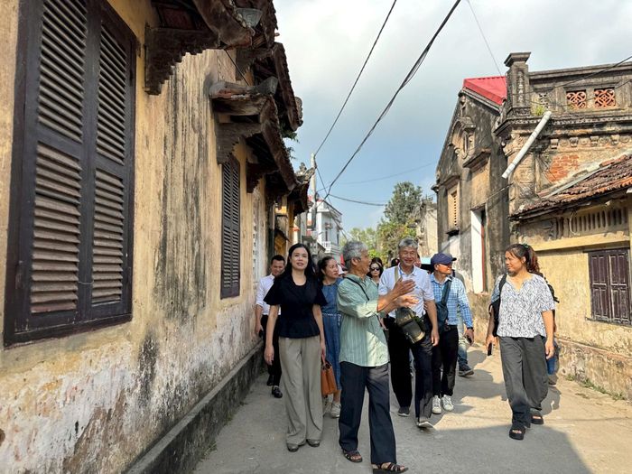 Làng Cựu đang được xây dựng là điểm du lịch của địa phương. Ảnh: Hoàng Lân