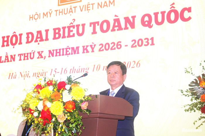 Chủ tịch Liên hiệp các Hội Văn học nghệ thuật Việt Nam Đỗ Hồng Quân phát biểu tại Đại hội. Ảnh: Mộc Miên