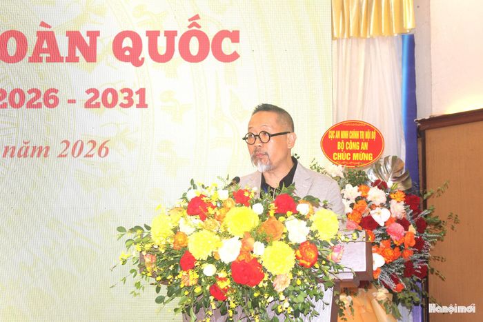 Họa sĩ Đào Quốc Huy, Chủ tịch Hội Mỹ thuật Việt Nam phát biểu nhận nhiệm vụ nhiệm kỳ mới. Ảnh: Mộc Miên