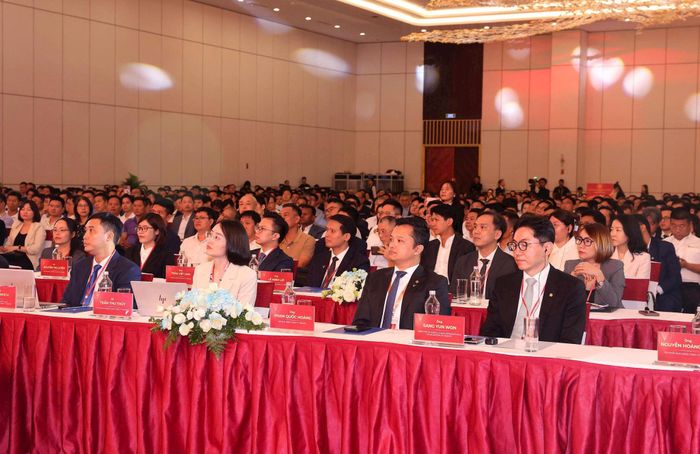 Hội nghị lần 2 do Vingroup và VinFast đồng chủ trì, với quy mô lớn hơn và lĩnh vực mở rộng hơn so với lần 1. Ảnh: PV