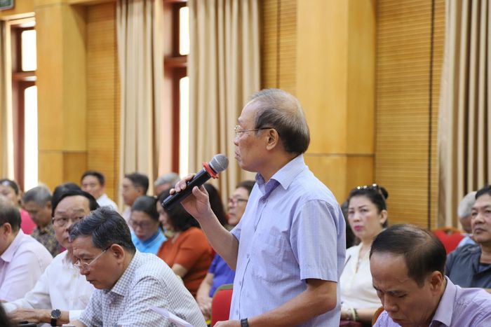 Đại biểu nêu ý kiến tại hội nghị. Ảnh: PV