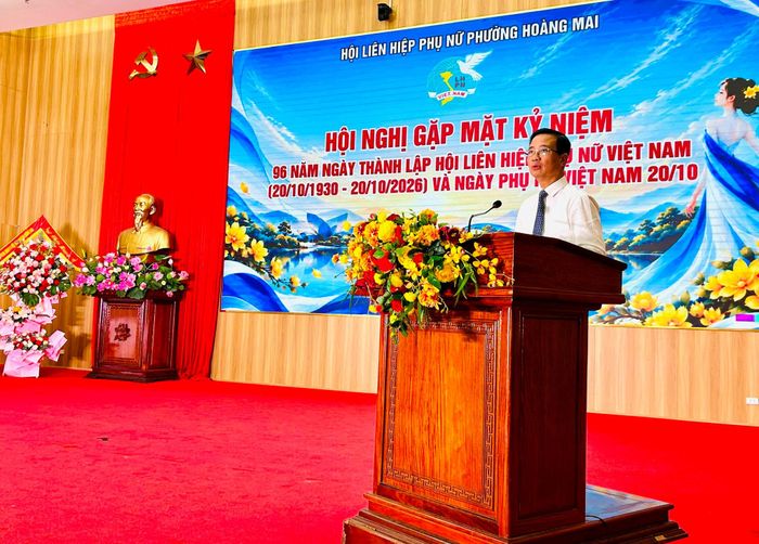 Bí thư Đảng ủy, Chủ tịch HĐND phường Nguyễn Xuân Linh phát biểu chỉ đạo. Ảnh: Trần Oanh.