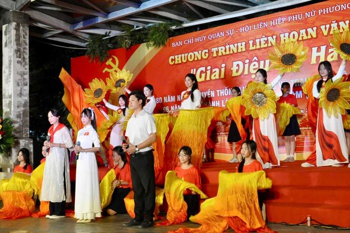 Tiết mục do trường THCS Ba Đình biểu diễn tại sự kiện. Ảnh: Huy Hoàng