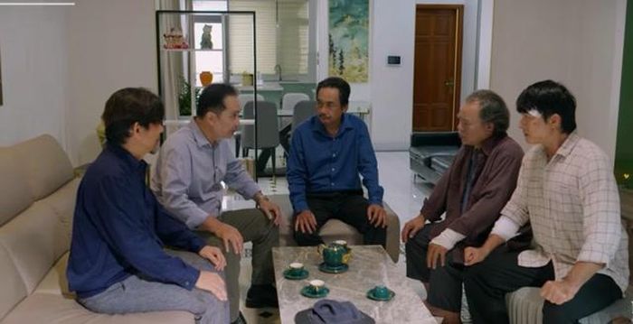 Vị cựu giám đốc năm xưa đã gửi lời xin lỗi đến sự mất mát của Chơn và Tư Quận. Ảnh VFC