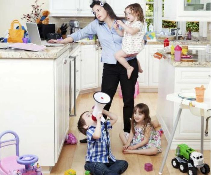 Người mẹ thường có mặt từ những năm đầu đời của một đứa trẻ. Ảnh internet.