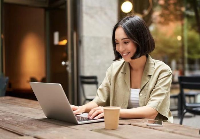 Khi có nền tảng kinh tế vững vàng hơn, phụ nữ sẽ bớt lo lắng trước những thay đổi bất ngờ, đồng thời có thêm điều kiện chăm sóc sức khỏe, theo đuổi sở thích và thực hiện những dự định còn dang dở. Ảnh minh họa