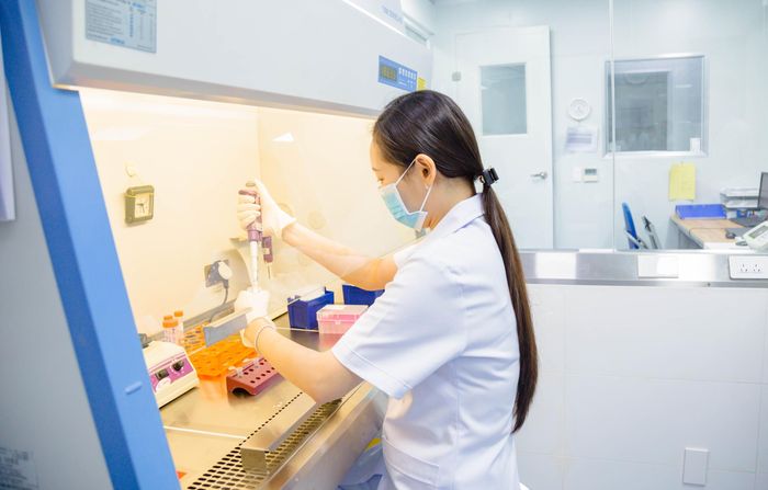 Dược lâm sàng và cá thể hóa điều trị là lĩnh vực nghiên cứu mà PGS.TS.BS Nguyễn Thị Thu Phương dành nhiều tâm huyết trong suốt những năm qua. Ảnh: NVCC