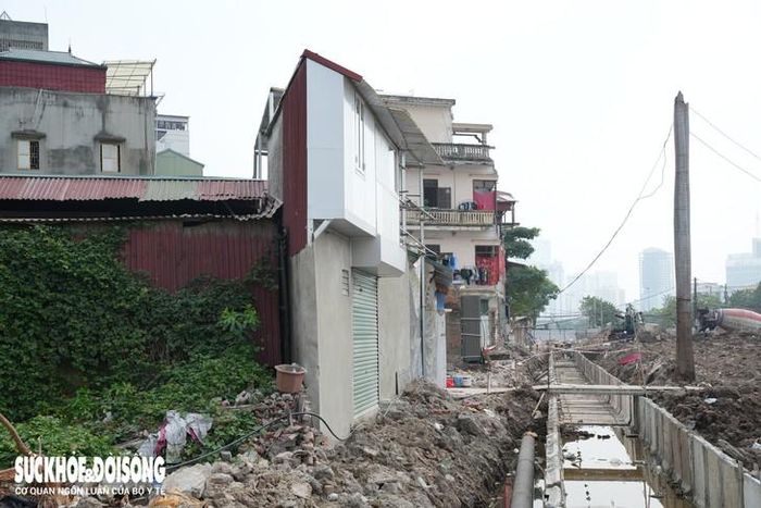 Nhà siêu mỏng, siêu méo xuất hiện sau khi hoàn thành giải phóng mặt bằng đường nối Phạm Hùng - Lê Đức Thọ ghi nhận ngày 15/10.