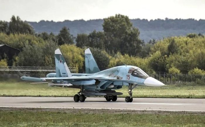 Máy bay chiến đấu Su-34 chuẩn bị cất cánh. (Ảnh: Kr)