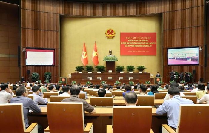 Hội nghị toàn quốc nghiên cứu, học tập, quán triệt và triển khai thực hiện Nghị quyết Hội nghị lần thứ tư Ban Chấp hành Trung ương Đảng khóa XIV. Ảnh: Media Quốc hội