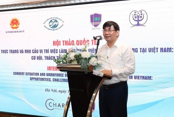 TS. Nguyễn Hồng Sơn, Vụ trưởng Vụ Tổ chức cán bộ, Bộ Y tế phát biểu tại hội thảo (Ảnh: Trần Minh)