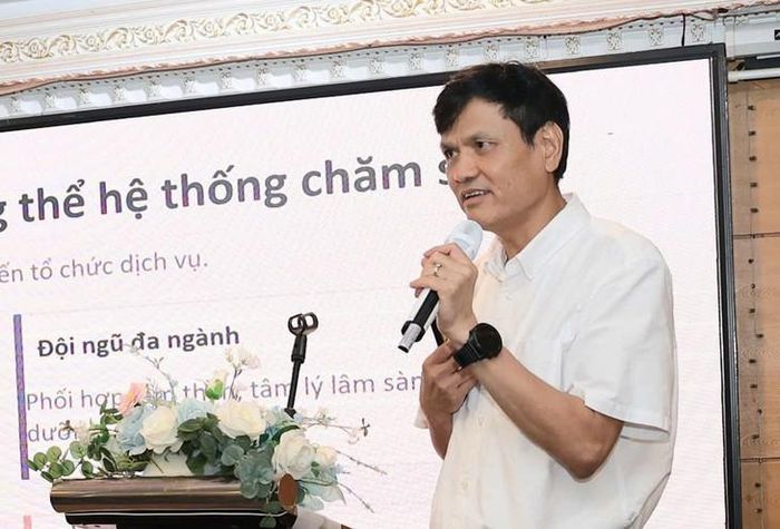 TS.BS. Lại Đức Trường, Phụ trách về quản lý, điều trị bệnh không lây nhiễm, Tổ chức Y tế thế giới phát biểu (Ảnh: Trần Minh)